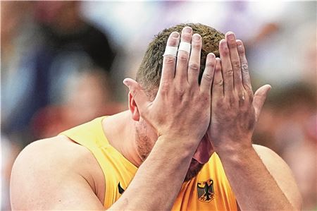 „Das ist wie ein schlechter Traum.“ Der Norder Henrik Janssen schied nach gleich drei ungültigen Versuchen in der Qualifikation vorzeitig bei den Olympischen Spielen in Paris aus.