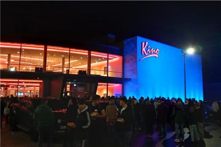 Das Kino musste am Sonnabendabend vollständig evakuiert werden.