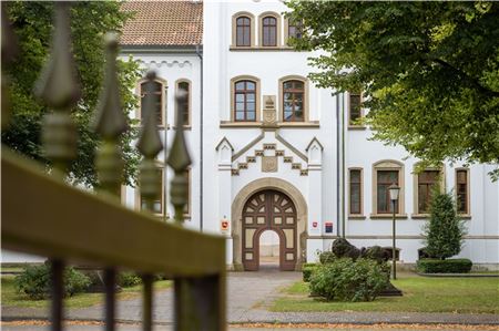 Das Landgericht in Aurich. Hier stand der ehemalige Verwaltungsleiter des Niedersächsischen Internatsgymnasiums jetzt vor Gericht.