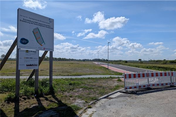 Tell Bau wird zum größten Arbeitgeber im Brookmerland Das neue Gewerbegebiet in der Hansestraße. Foto: Merlin Klinke