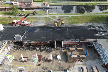 Das Van-Ameren-Bad in Emden wurde bei dem Brand schwer beschädigt. Foto: Feuerwehr