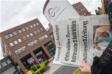 Das Verkaufsverbot lokaler Tageszeitung in den Kliniken in Emden, Aurich, Norden hat für viele Diskussionen gesorgt.