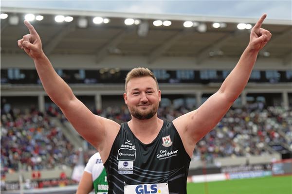 „Das war ein super Wettkampf.“ Der gebürtige Norder Henrik Janssen, der für den SC Magdeburg startet, glänzte als Deutscher Meister allererster Güte mit einer Top-Leistung. Foto: Sven Hoppe/dpa
