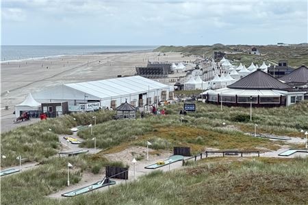 Der Aufbau für das White Sands Festival ist abgeschlossen. Foto: Noun