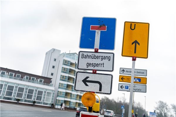 Der Bahnübergang an der Hafenstraße wird aufgrund notwendiger Bauarbeiten ab Mitte September voll gesperrt.