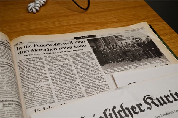 Feuer und Flamme seit drei Jahrzehnten Der erste Zeitungsartikel im KURIER am 26. Oktober, einen Tag nach der Gründung der Jugendabteilung. Autor: Magret Martens/Reproduktion: Keno Klaassen