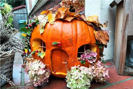 Der Gewinner geschnitzt von Bela Groeneveld.