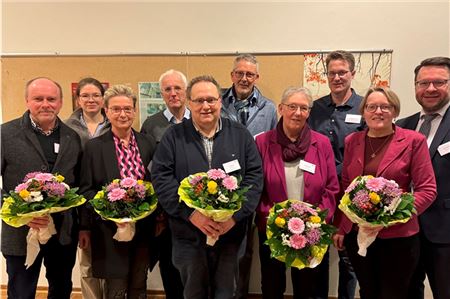 Der Kirchenkreisvorstand besteht jetzt aus (v.l.) Pastor Andreas Lüder, Pastorin Anna Henken, Herma Heyken, Udo Ahrends, Thorsten Fritz, Johannes Trännapp, Johanne Dannholz, Reiner Foken, Pastorin Marika Cuno und Superintendent Christian Neumann.