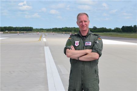 Der Kommodore Björn Andersen wird voraussichtlich den Flieger mit der Sonderlackierung „Back again“ in Wittmund am 17. Juli landen.