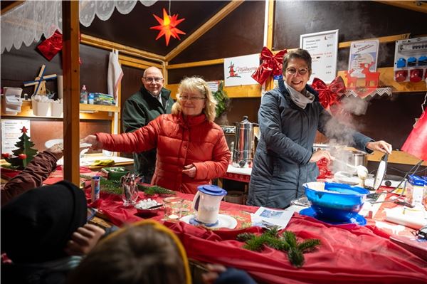 Marienhafe zählt die Stunden Der Mühlenverein Upgant-Schott ist auch wieder mit einem Stand dabei.