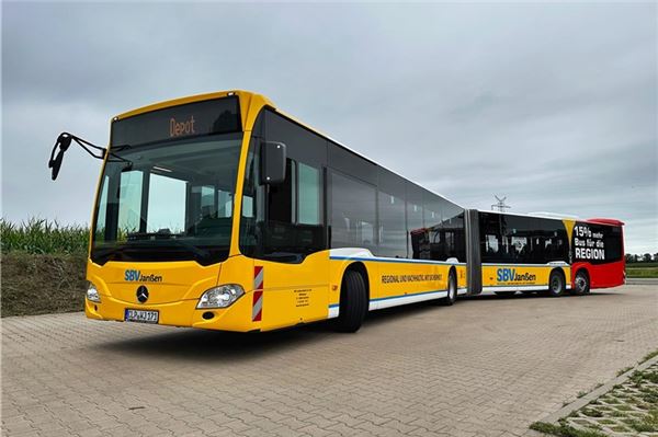 Der neue Discobus von Aurich, Emden Norden in Richtung Galaxy.