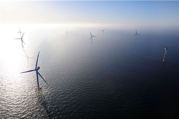 Der Pionier-Windpark „Alpha Ventus“ soll stillgelegt werden. Foto: Doti