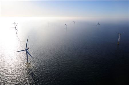 Der Pionier-Windpark „Alpha Ventus“ soll stillgelegt werden. Foto: Doti