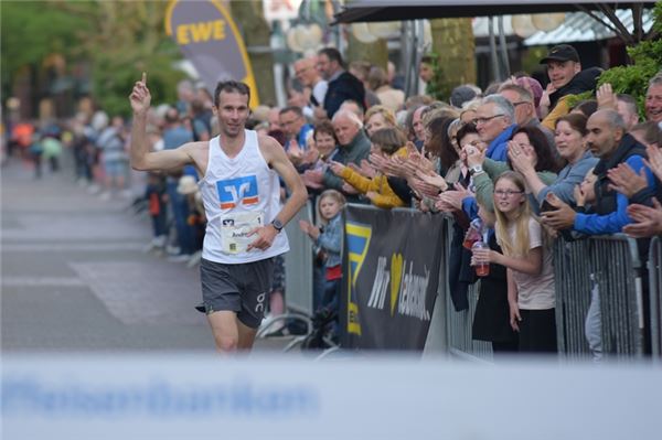 Der Sieger kurz vor dem Zieleinlauf: Andreas Kuhlen