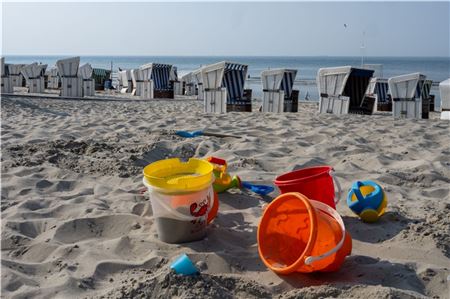 Der Strand der Insel Wangerooge ist idyllisch, ist aber auch Anziehungspunkt für Familien mit Kindern. Ein betrunkenes Pärchen störte das nicht – es gab sich seiner Lust hin.
