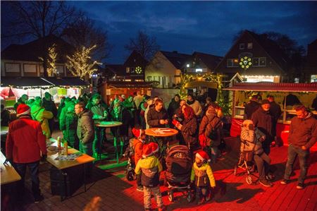 Der traditionelle Weihnachtsmarkt in Marienhafe startet am 12. Dezember erstmals mit eigenen Bechern.