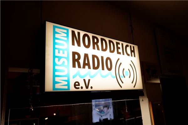 Der Verein Museum Norddeich Radio ist auf Spenden angewiesen und immer auf der Suche nach neuen Mitgliedern. Er erzählt die Geschichte der ehemaligen Küstenfunkstelle Norddeich.