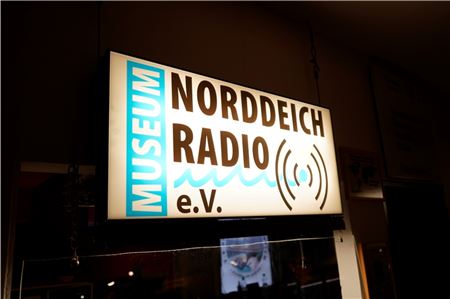 Der Verein Museum Norddeich Radio ist auf Spenden angewiesen und immer auf der Suche nach neuen Mitgliedern. Er erzählt die Geschichte der ehemaligen Küstenfunkstelle Norddeich.