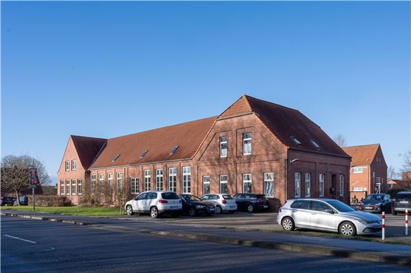 Die alte Grundschule hat ausgedient: Ein Neubau soll sie ersetzen. Foto: Ute Bruns