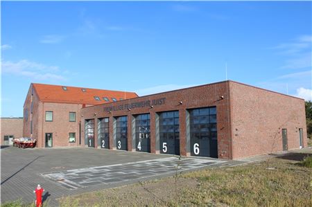 Die Außenansicht des neuen Feuerwehrgerätehauses aus südlicher Richtung. Foto: Stefan Erdmann