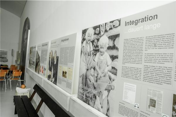 Die Ausstellung in der Dokumentationsstätte Gnadenkirche Tidofeld informiert über geflüchtete Menschen und ihr Schicksal.Fotos: Nina Lehmann