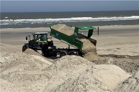 Die Badesaison kann kommen: Auch auf Norderney wird der Strand wiederhergestellt. Foto: dpa