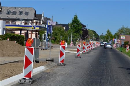 Die Baustelle Bahnhofstraße ist unter anderem schuld für eine derzeit spürbare Überlastung der Norder Straßen, auch mit Rückstau bis zur Tankstelle.