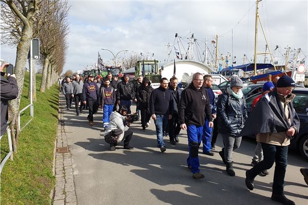 Die Demonstrationen im Büsumer Hafen zogen ein großes Medienecho nach sich. Foto: privat