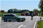 Die Fahrbahn war voll gesperrt.