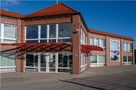 Die Hallen des ehemaligen Möbelhauses werden heute und morgen Schauplatz von „Norden zeigt sich“.