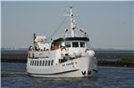 Die „Jens Albrecht III“ fährt zwischen Harlesiel und Wangerooge, zudem wird sie für Ausflugsfahrten eingesetzt.