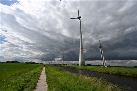 Die teuren Windkraftanlagen waren bisher der Grund für höhere Strompreise im Norden. Künftig zahlen südliche Bundesländer mehr, im Norden wird‘s billiger.