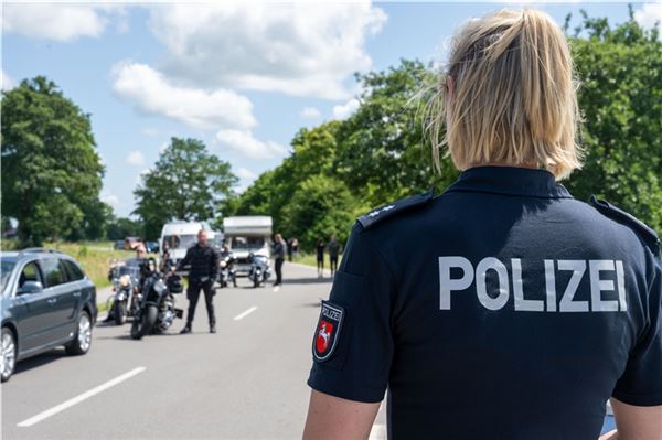 Die Warteschläange reichte zwischenzeitlich bis zur Halbemonder Straße.