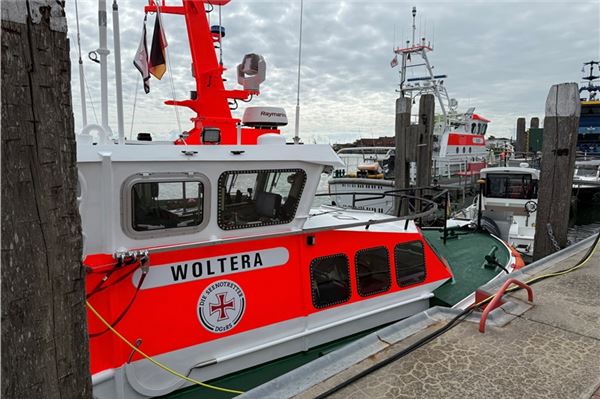 „Woltera“ dient als Unterstützung Die „Woltera“ liegt als zusätzliches unterstützendes Rettungsboot der DGzRS im Norderneyer Hafen. Fotos: Noun