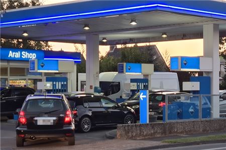 Diese Tankstelle an der Norddeicher Straße versuchte der 39-Jährige auszurauben – vergeblich.