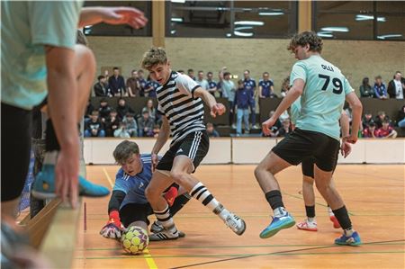 Diesmal direkt in die Finalrunde. Die „Vollstreckten Vollstrecker“ – hier Jan Sabath gegen „Kevin Steblau allein zu Haus“ – feierten den Gruppensieg bei den Aktiven. Foto: Meret Edzards-Tschinke