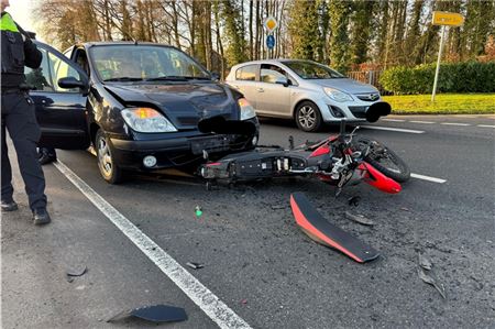 Durch den Schwung wurde das Motorrad in mitleidenschaft gezogen.