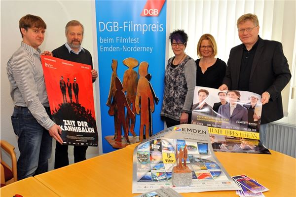 Ein Bild aus dem Jahr 2014: Der DGB ist langjähriger Sponsor des Filmfestes. Doch dessen Emder Chef, Horst Götze (2. v. l.) fordert jetzt den Rücktritt des Festivalchefs.