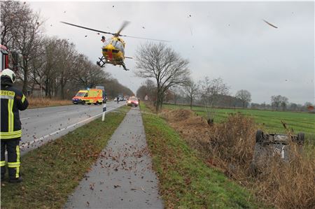 Ein Rettungshubschrauber brachte die Schwerverletzte in eine Klinik. 