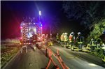 Ein schwerer Unfall sorgte in der Nacht zu Montag zu einem großen Einsatz der Feuerwehr in Wittmund. Eine Person kam dabei ums Leben.