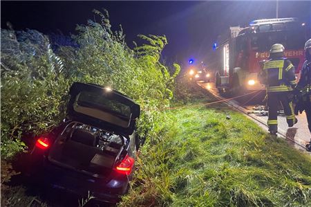 Eine Autofahrerin ist von der Ostermarscher Straße abgekommen und in einem Graben gelandet.