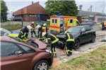 Eine Autofahrerin prallte gegen mehrere geparkte Autos.