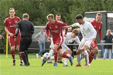 Einseitig. Der TuS Pewsum bediente sich im Heimspiel gegen den überforderten FC Norden reichlich. Foto: Ute Bruns