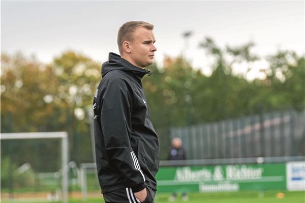 Erwartet einen Sieg. TuS-Trainer Jonas Petersen trifft mit seinem Team auf Leer. Foto: ubr