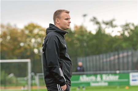 Erwartet einen Sieg. TuS-Trainer Jonas Petersen trifft mit seinem Team auf Leer. Foto: ubr