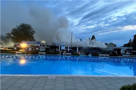 Es brennt am frühen Dienstagmorgen im Emder Bad.