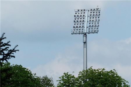 Es wird dunkel: Ab 21 Uhr sollen Flutlichter im Brookmerland aus bleiben.