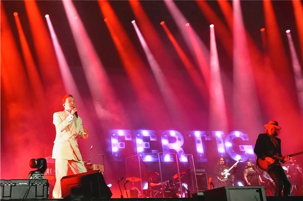 „Fertig“: Der 75-jährige Marius Müller-Westernhagen war in Papenburg einer der Headliner. Fotos: Christian Schmidt