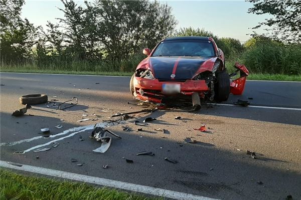 Frau bei Unfall schwer verletzt Foto: Polizei
