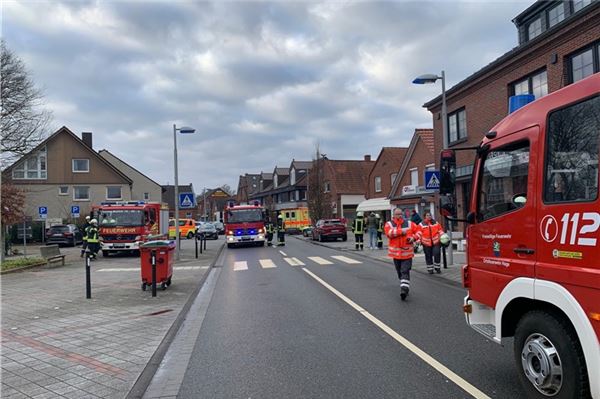 Zimmerbrand im Betreuten Wohnen: Großalarm für den Rettungsdienst